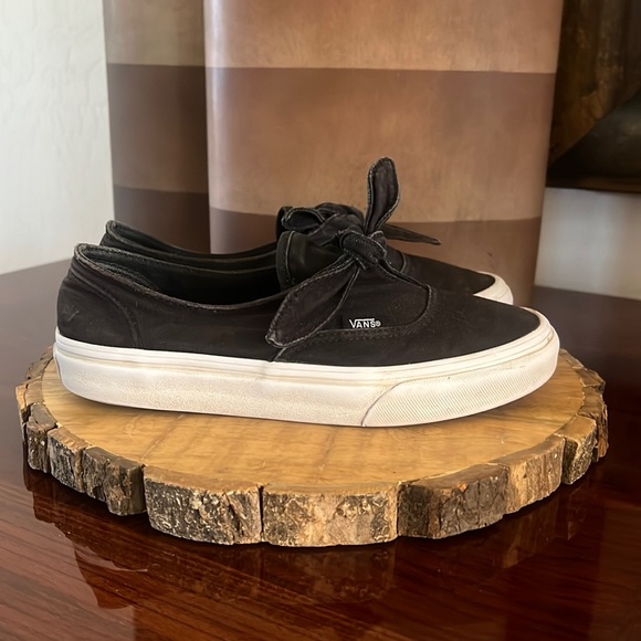 Vans Shoes - Vans Women’s Knotted Black Slip Ons, Unisex. Size: Women’s 6.5, Men’s 5